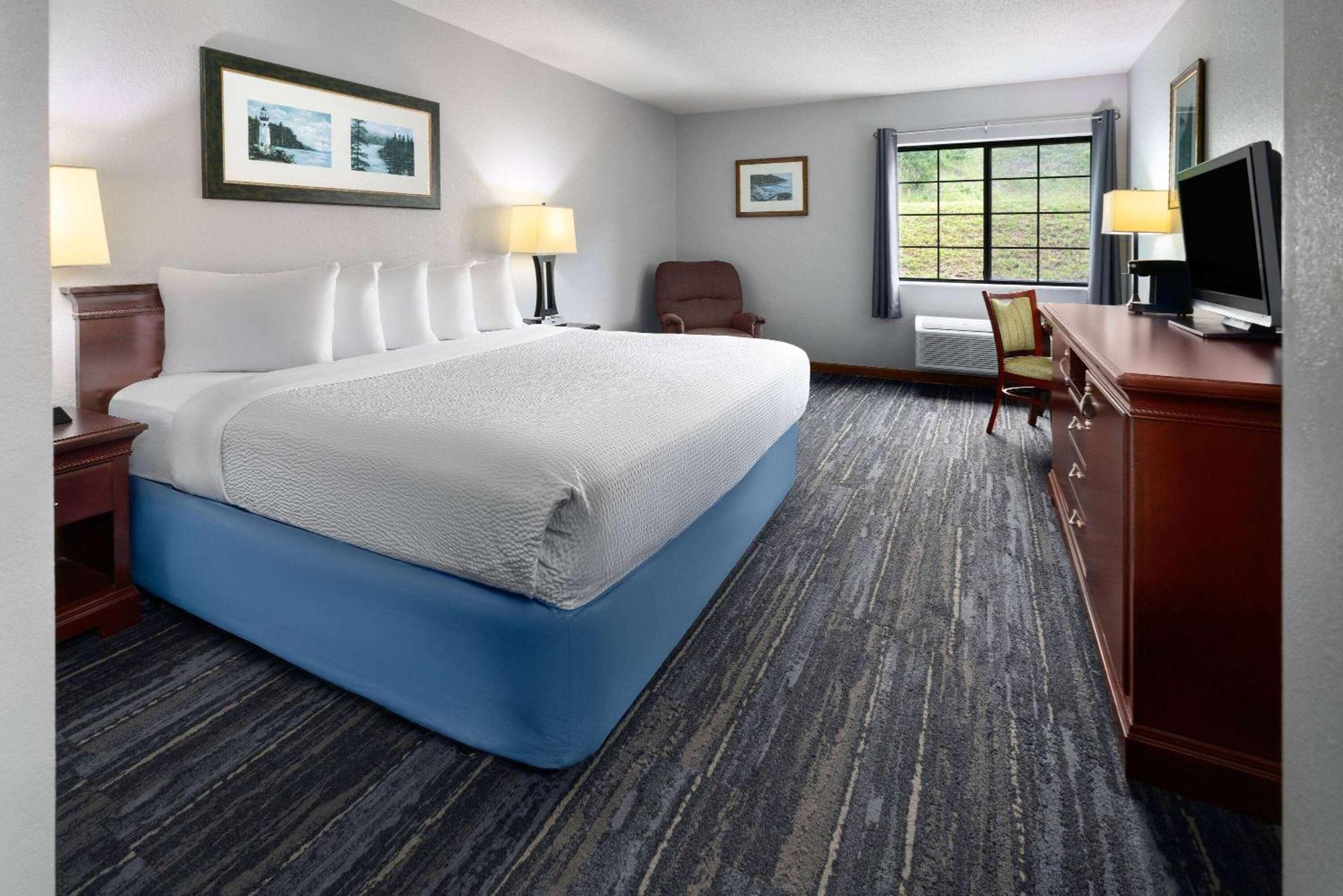 Days Inn By Wyndham Iron Mountain Buitenkant foto