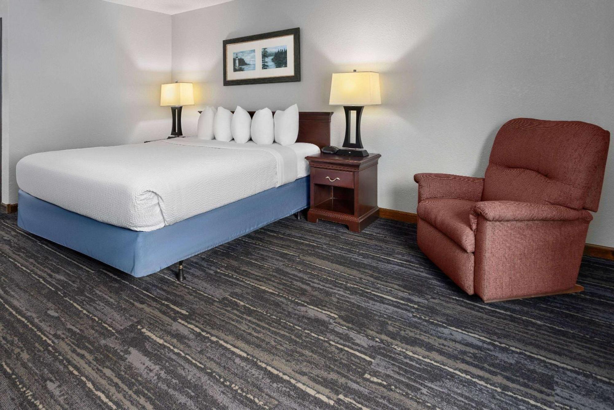 Days Inn By Wyndham Iron Mountain Buitenkant foto