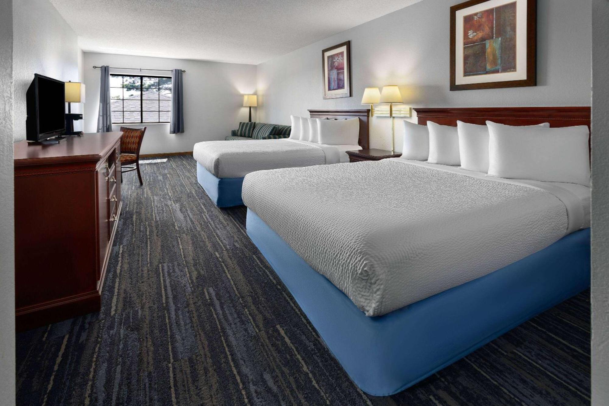 Days Inn By Wyndham Iron Mountain Buitenkant foto